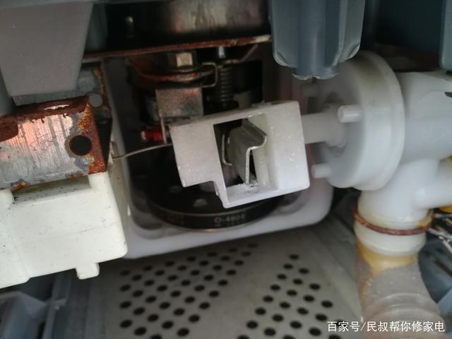 洗衣机脱水开关拧坏了