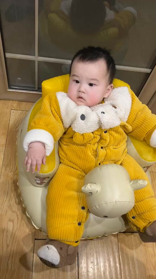 乖宝宝坐下来