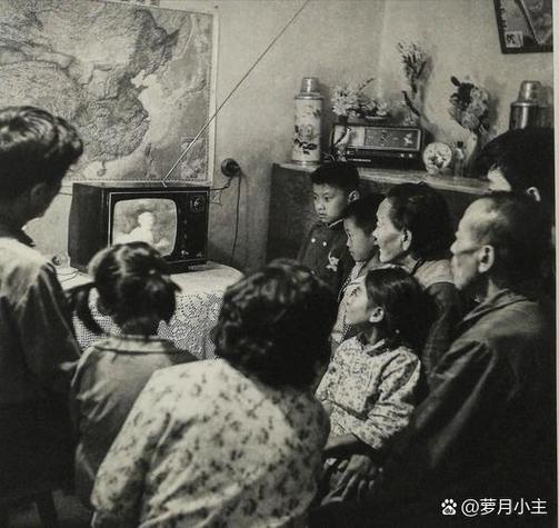电视变黑白了怎么回事