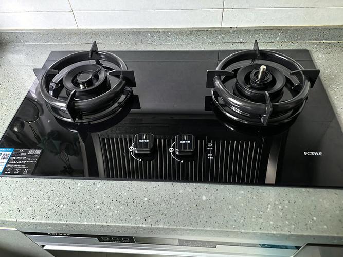 燃气灶漏气要换灶吗