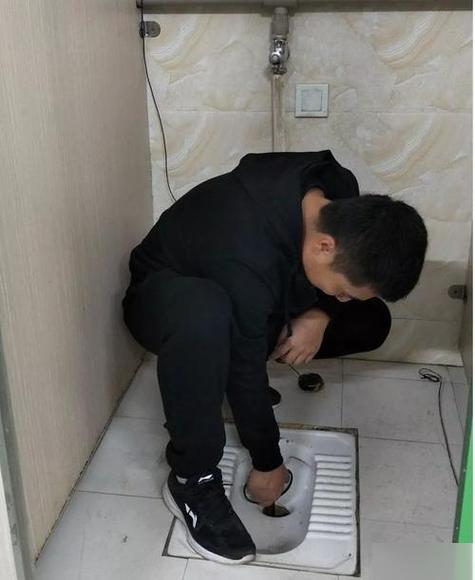 遥控器掉蹲坑能被冲走吗