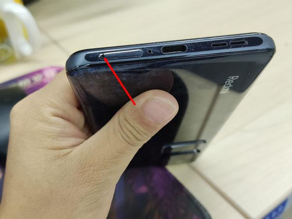 红米手机卡槽怎么打开
