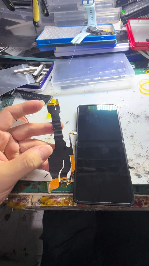 手机开关机键坏了修大概多少钱