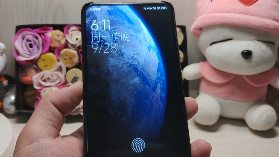 手机屏幕有一条条白线