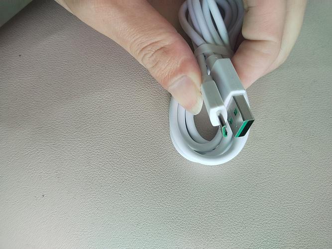 数据线和闪充线的区别