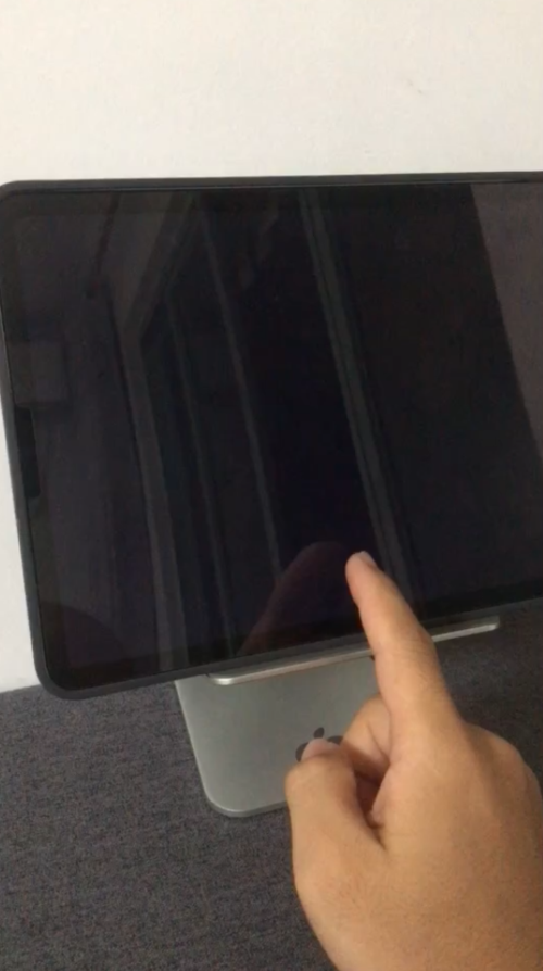 ipad屏幕底部发暗