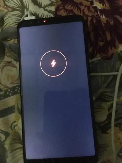 华为手机充电显示红色闪电开不了机