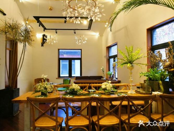 小筑里·神秘浪漫花园餐厅怎么样
