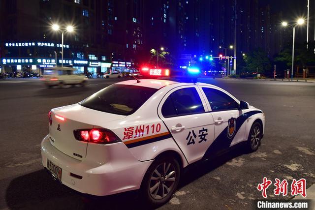 警察110巡逻车下载