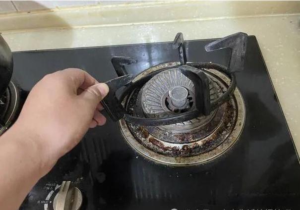 电喷摩托车有电有油有火打不着