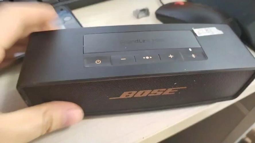 bose音响充电一直闪红灯