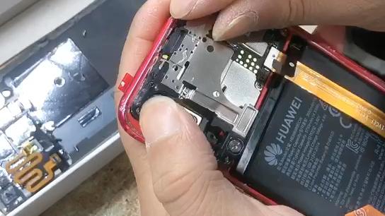华为nova4屏幕碎了多少钱