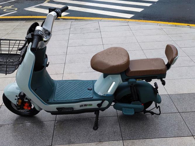 锂电电动车