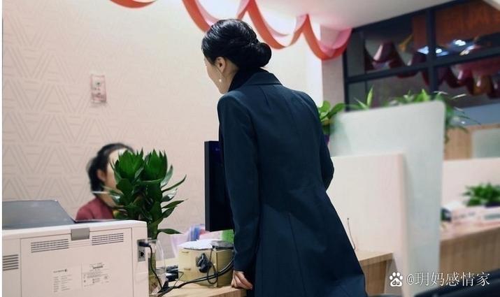 女子上门推销保险套视频