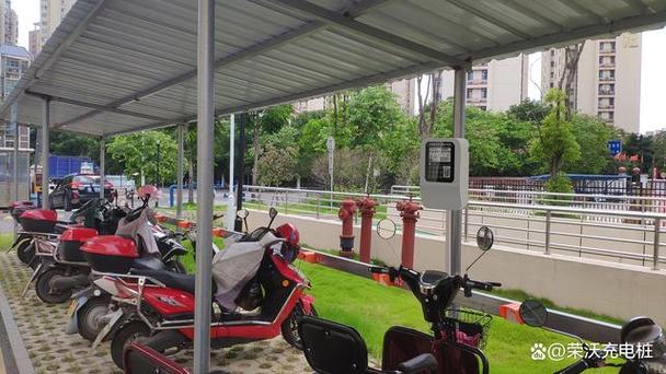 电动自行车在充电桩充满电后会自动