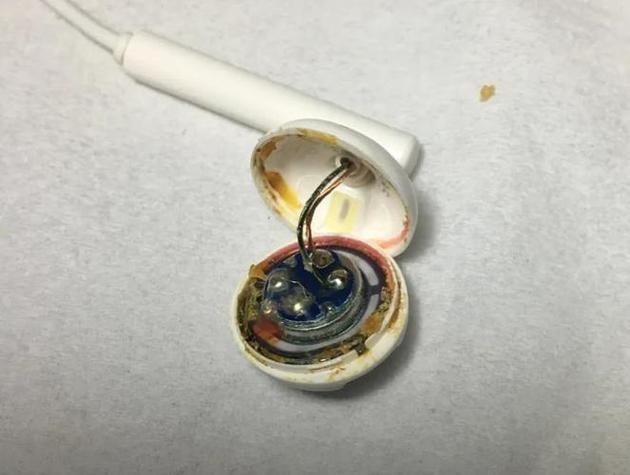 耳机拔下来了还是显示耳机模式