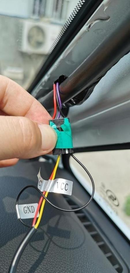 usb行车记录仪连接中控导航大屏安装