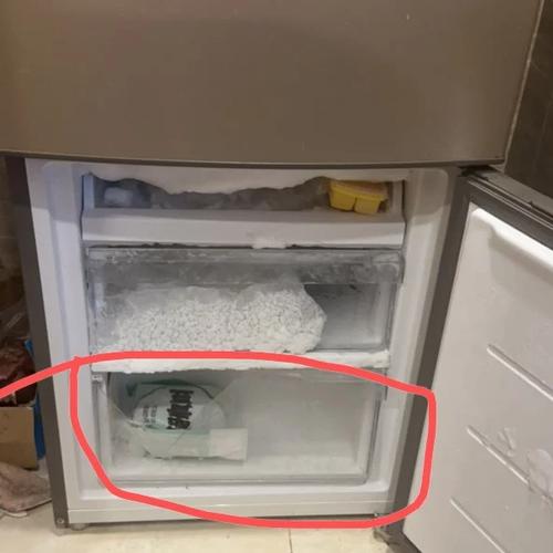 海尔冰箱抽屉拆卸示意图