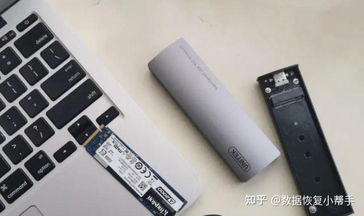 u盘有文件 但是打开是空的