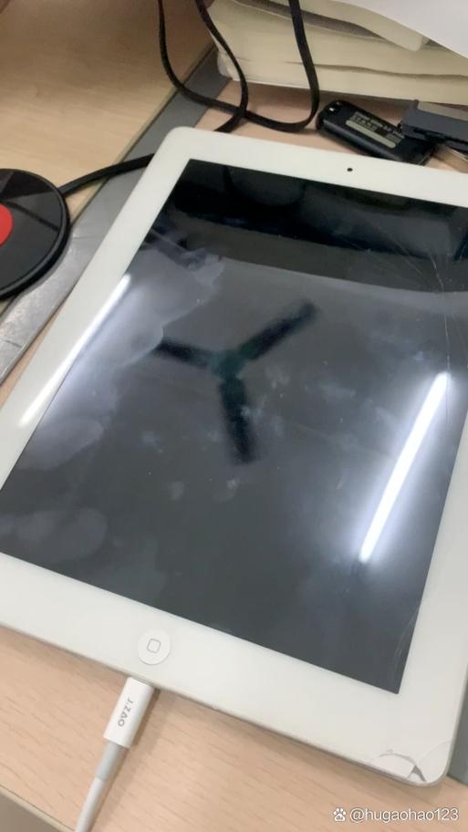 ipad一会黑屏一会亮白苹果