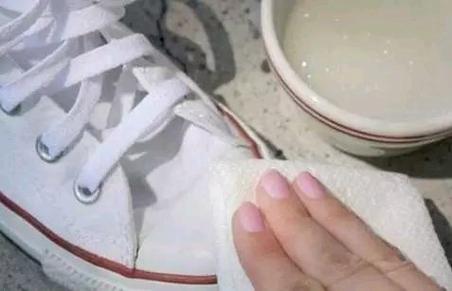 洗鞋子发黄是为什么