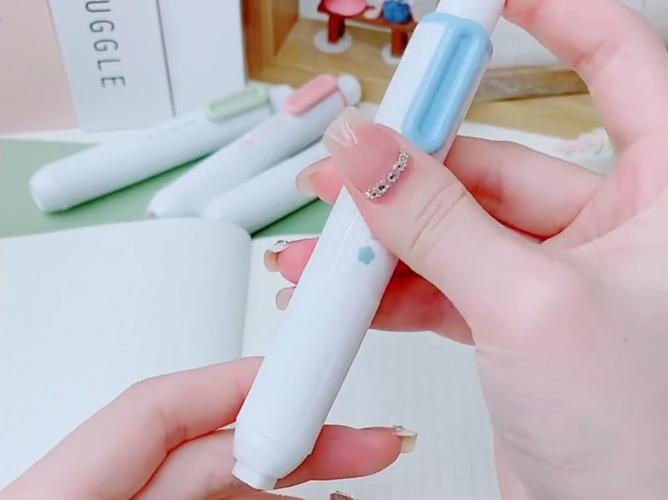 晨光按动小胖丁橡皮擦怎么拆卸拼装