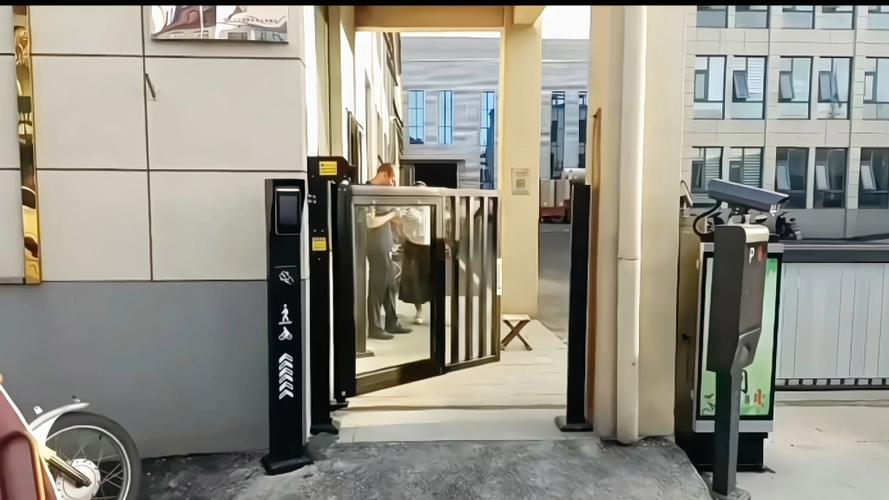 人脸识别门禁 小区