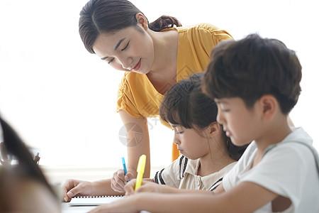 三年级小学生专用笔