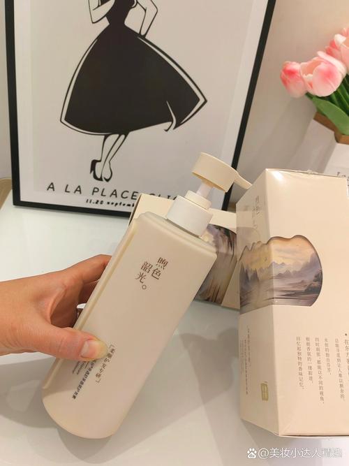 白色帽子发黄怎么洗白小妙招