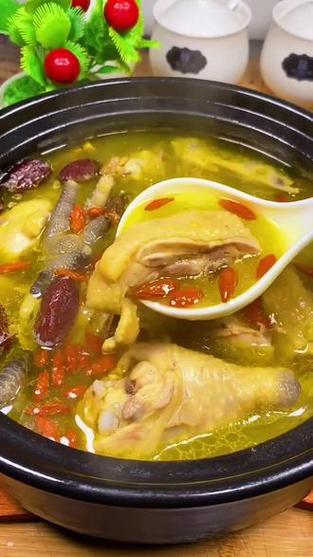 老母鸡煲汤放什么食材