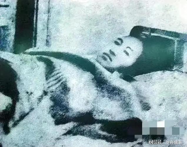 赤身上刑场的女烈士的背景故事