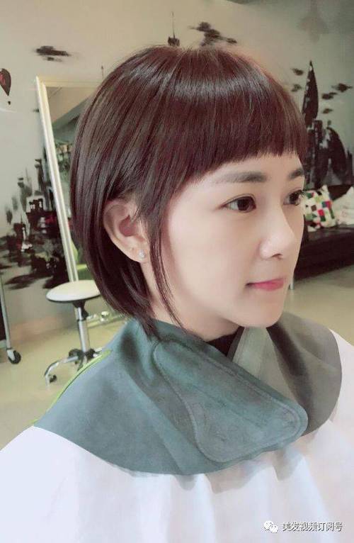 娃娃脸适合短发吗