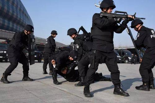 特警出警 特警出警