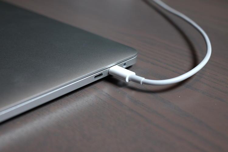 macbookpro没usb接口