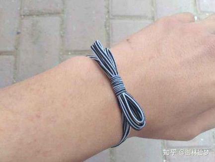男的带小皮筋洗澡要摘下来吗