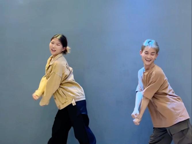 鸭子步舞蹈教学视频