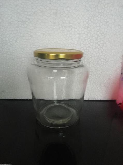 如何轻松拧开矿泉水瓶盖