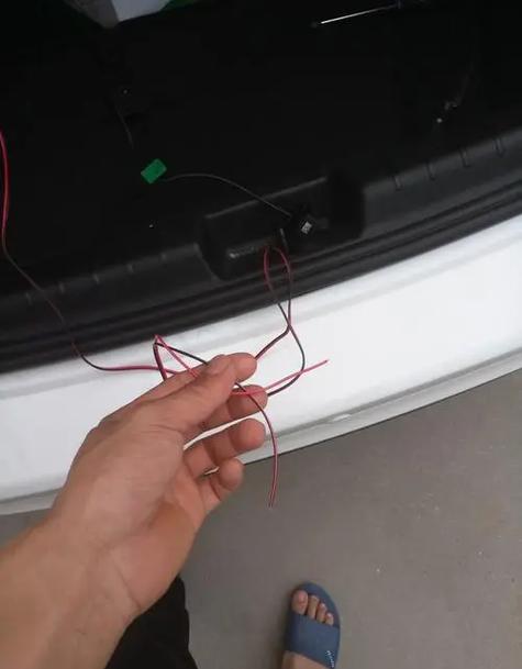 后摄像头一根红线不接可以吗