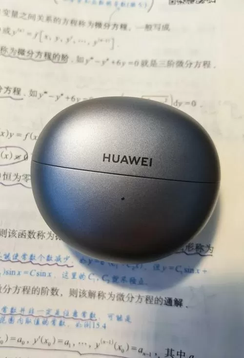 华为耳机一直啵啵啵怎么回事